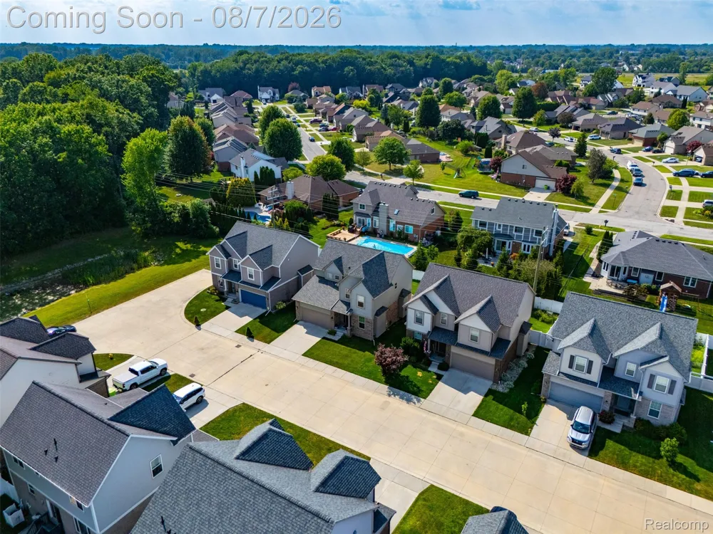 47523 Viola Lane Chesterfield Township, MI 48047