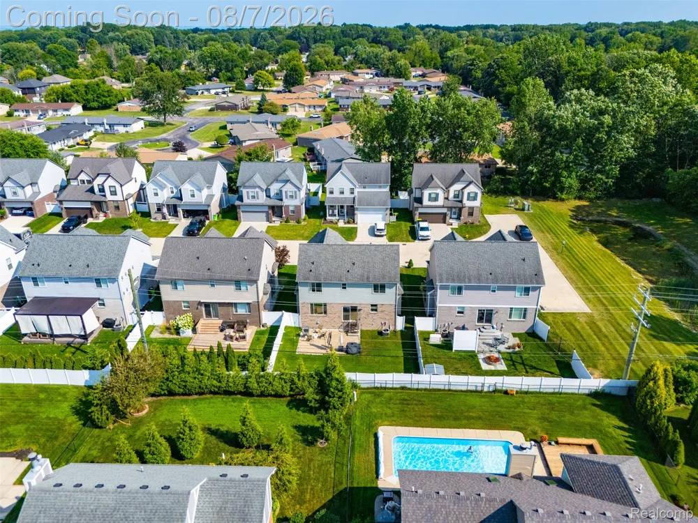 47523 Viola Lane Chesterfield Township, MI 48047