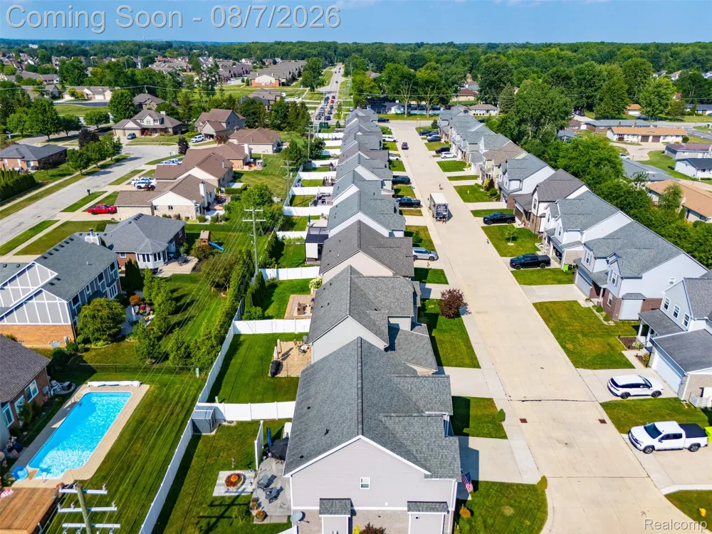 47523 Viola Lane Chesterfield Township, MI 48047