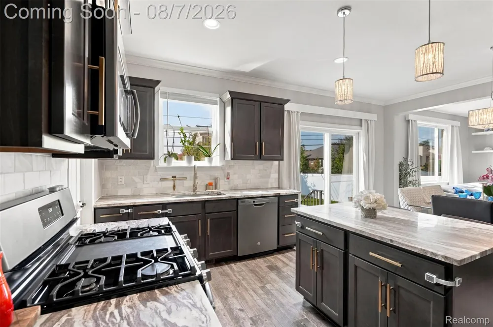 47523 Viola Lane Chesterfield Township, MI 48047