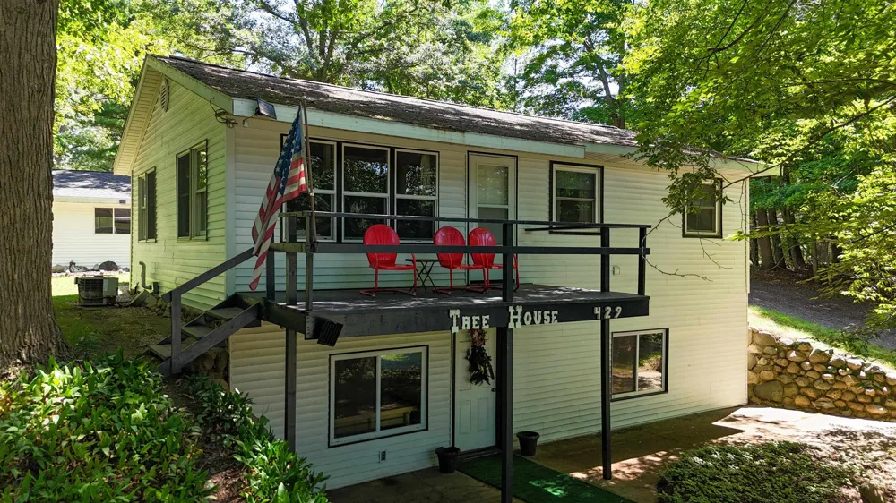429 S Geneva Road Greendale Township, MI 48883