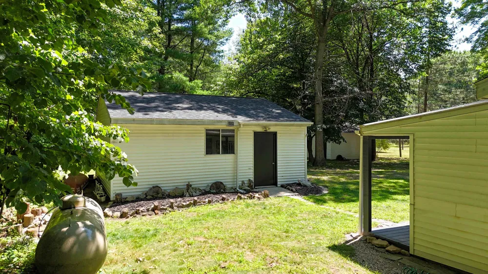 429 S Geneva Road Greendale Township, MI 48883
