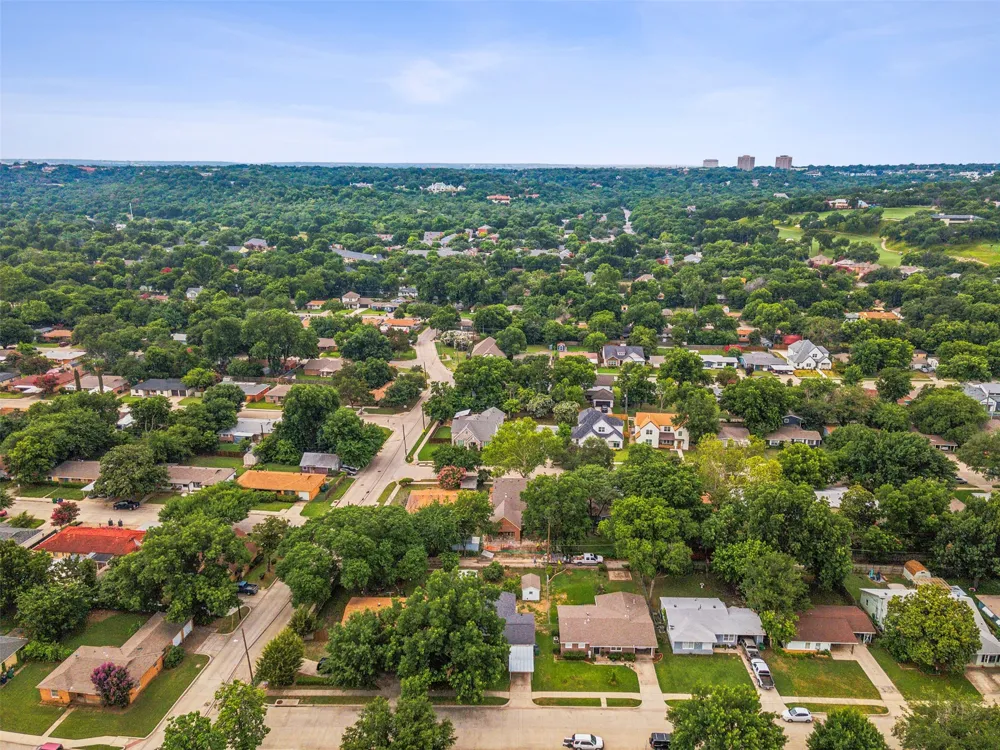 5805 Tracyne Drive Westworth Village, TX 76114