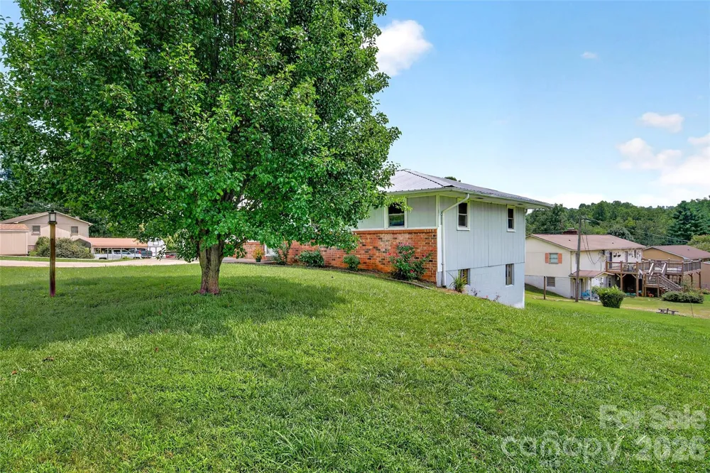 224 Cherokee Way Marion, NC 28752