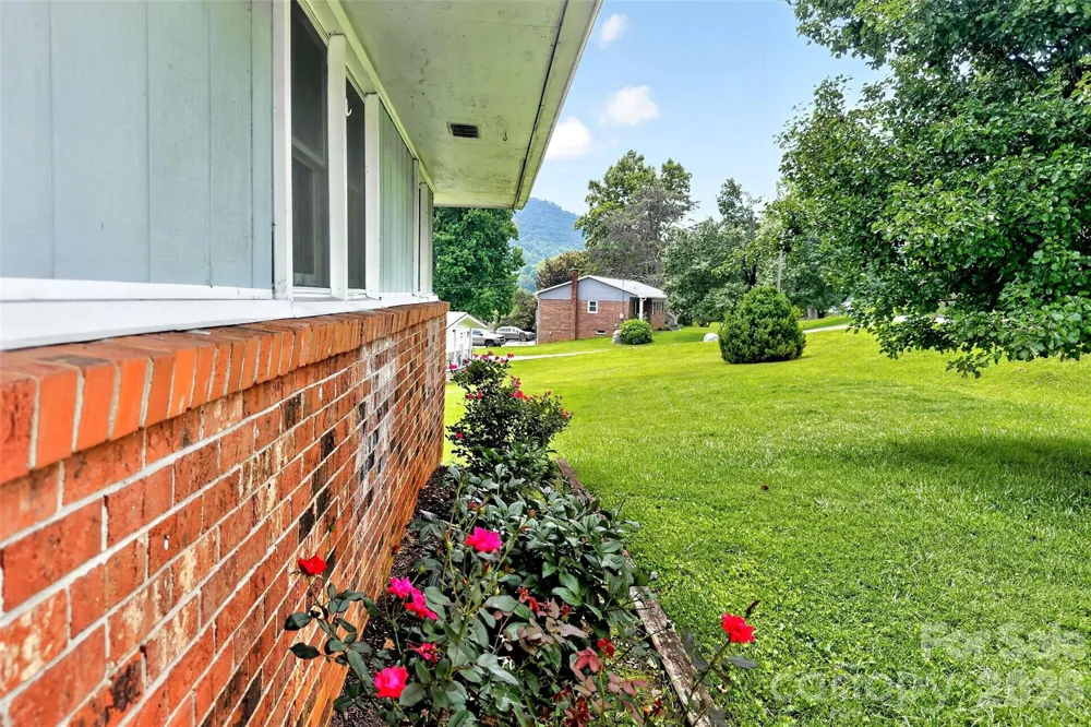 224 Cherokee Way Marion, NC 28752
