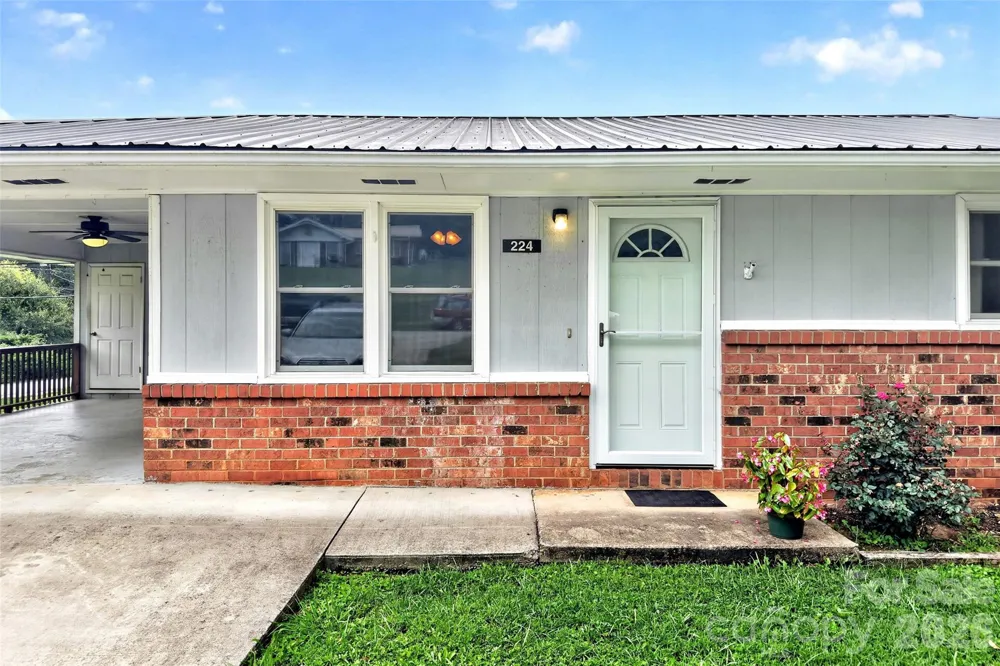 224 Cherokee Way Marion, NC 28752