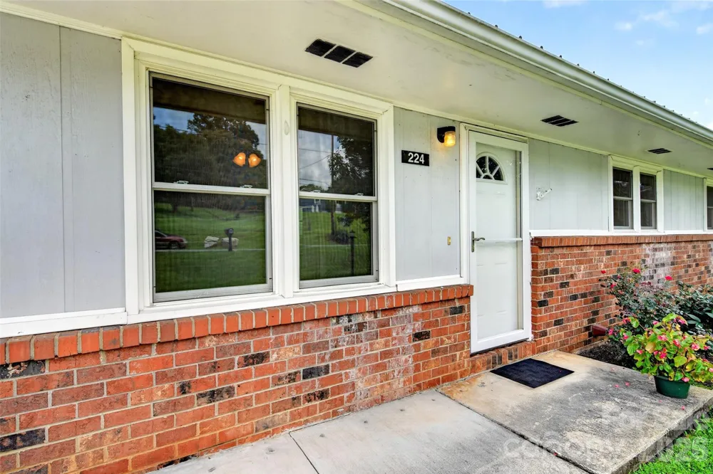 224 Cherokee Way Marion, NC 28752