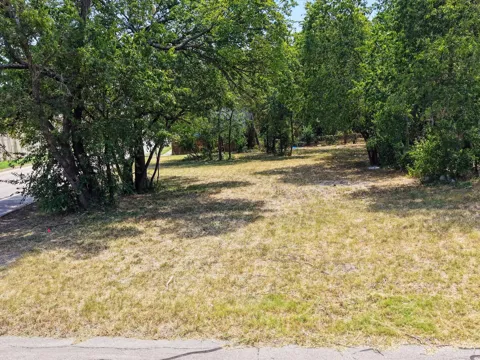 804 E Powell Avenue