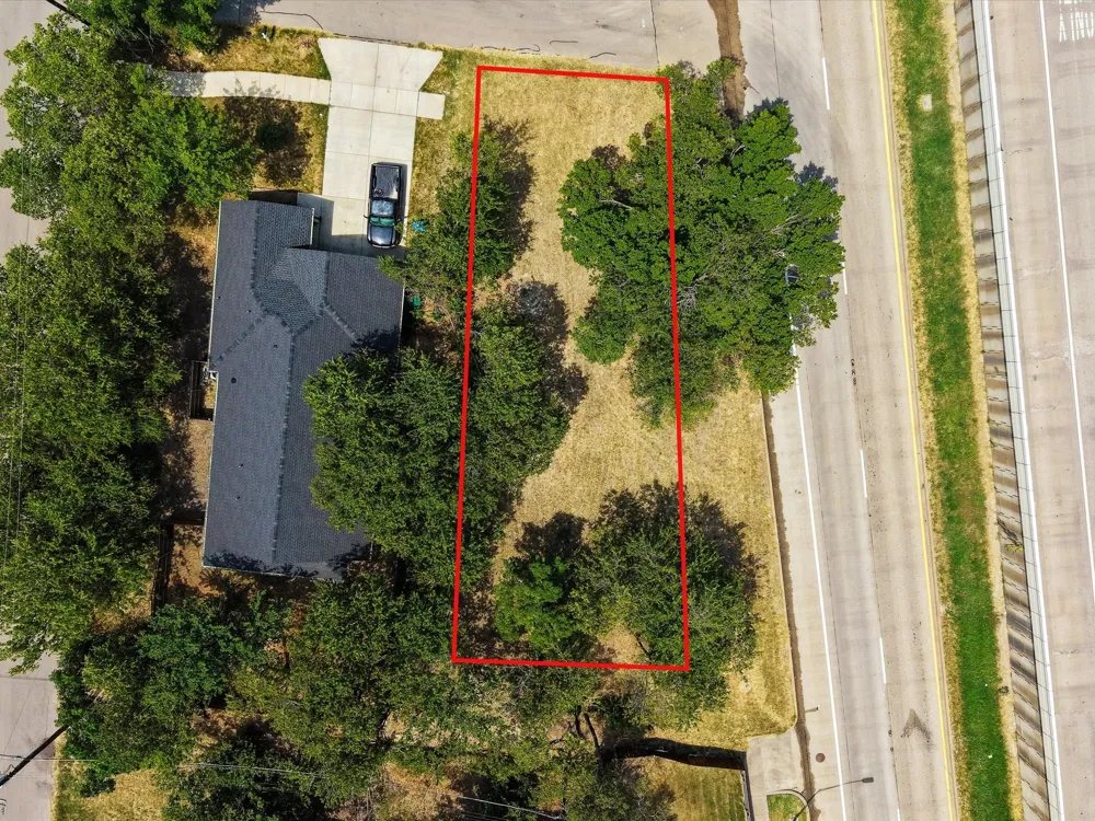 804 E Powell Avenue Fort Worth, TX 76104