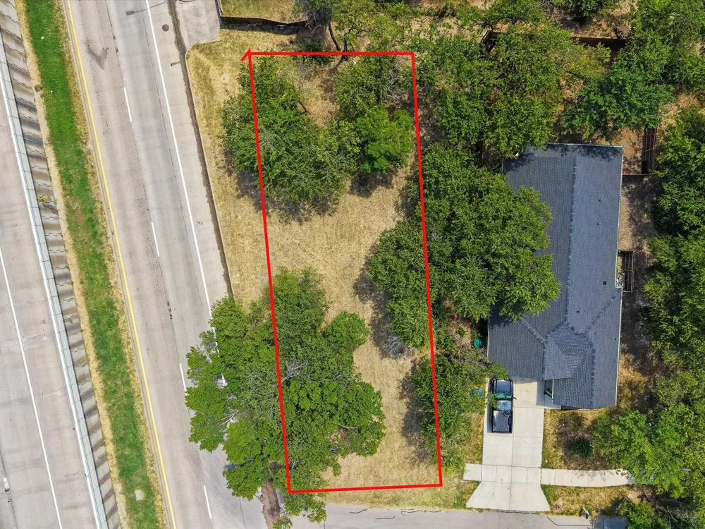 804 E Powell Avenue Fort Worth, TX 76104