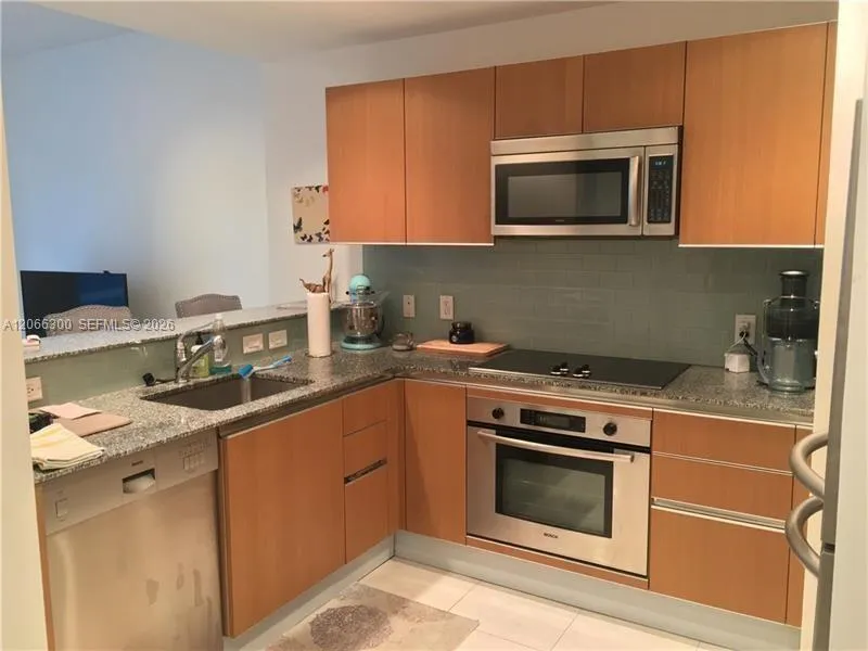 1050 Brickell Ave #2322 Miami, FL 33131