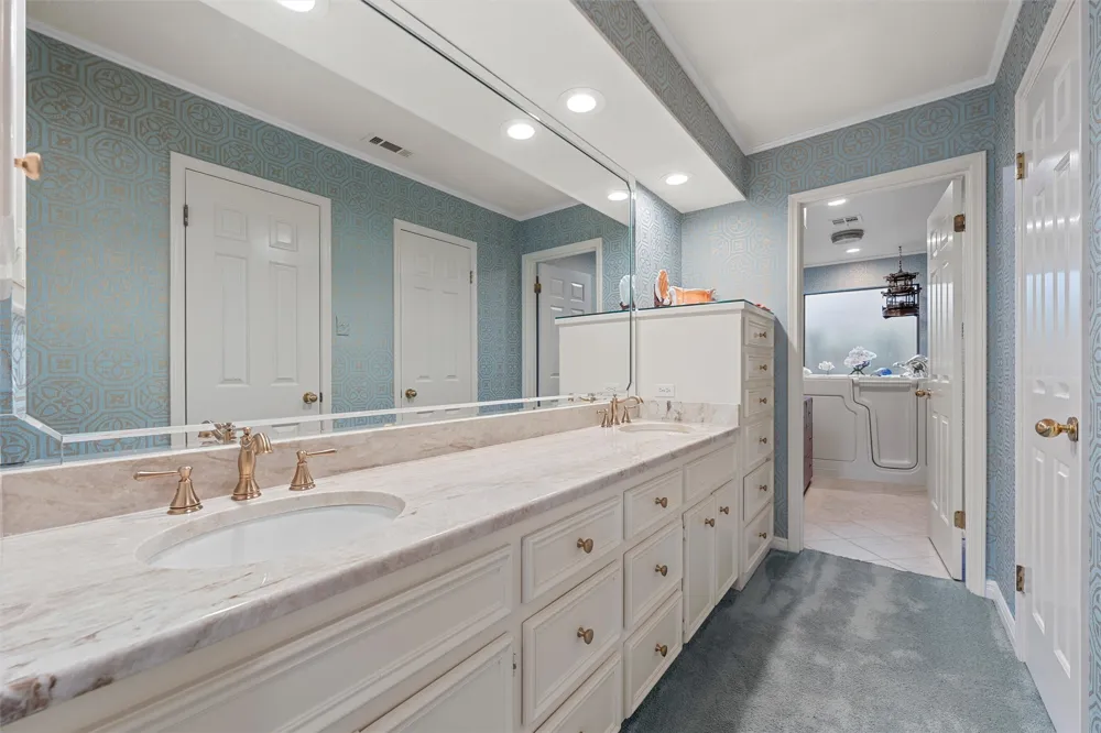 99 Sugar Creek Place Woodway, TX 76712