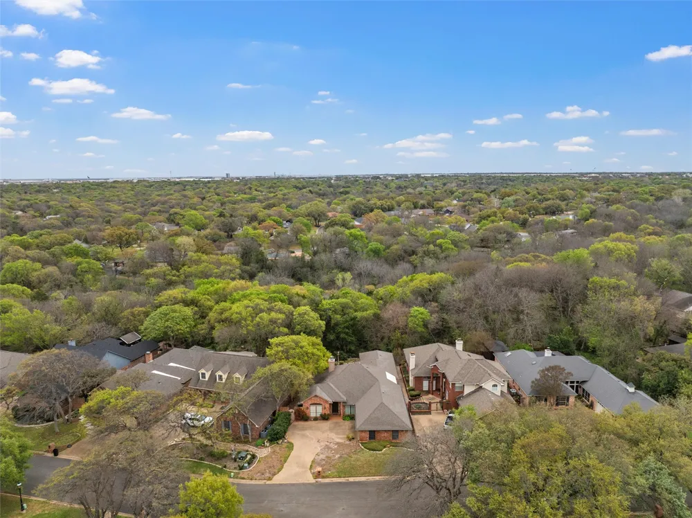 99 Sugar Creek Place Woodway, TX 76712