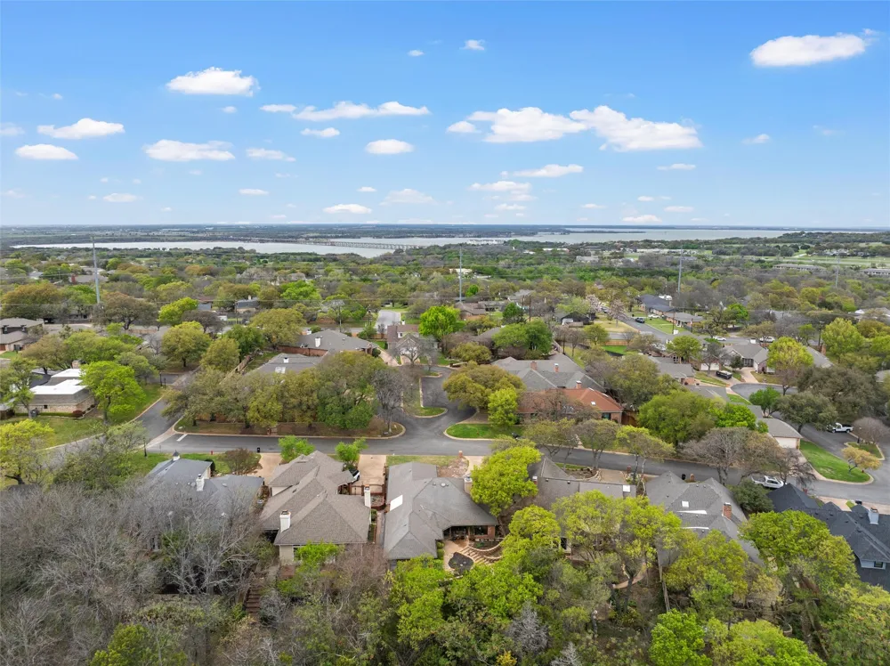 99 Sugar Creek Place Woodway, TX 76712