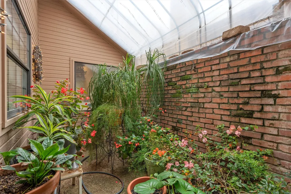 99 Sugar Creek Place Woodway, TX 76712