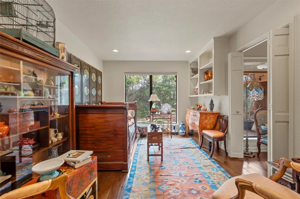 99 Sugar Creek Place Woodway, TX 76712