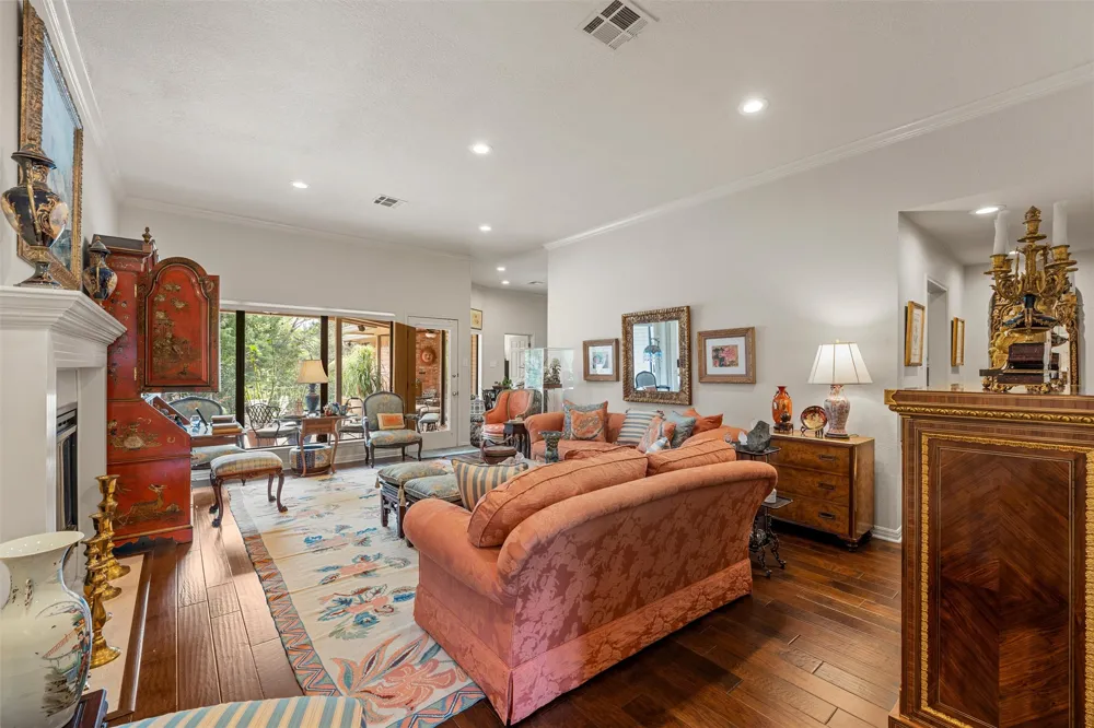 99 Sugar Creek Place Woodway, TX 76712
