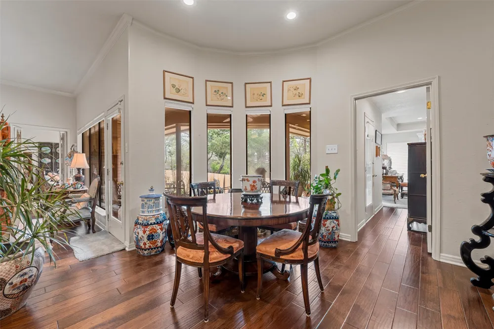 99 Sugar Creek Place Woodway, TX 76712