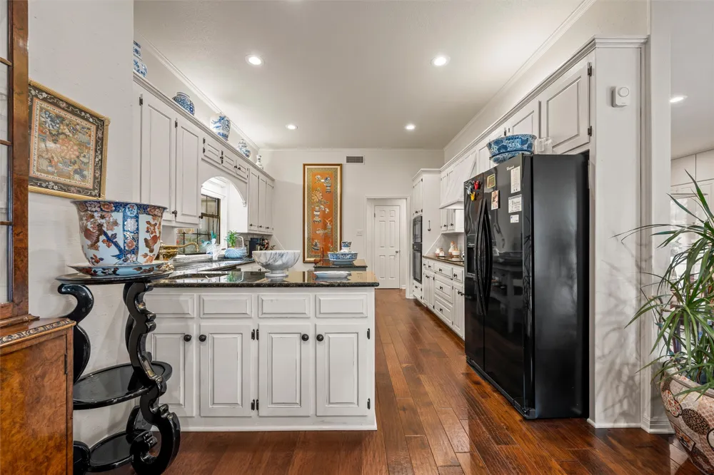 99 Sugar Creek Place Woodway, TX 76712