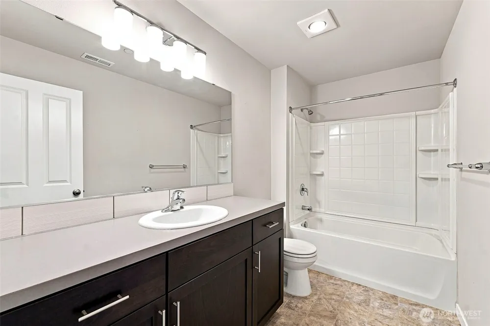 7701 208th Avenue E Bonney Lake, WA 98391