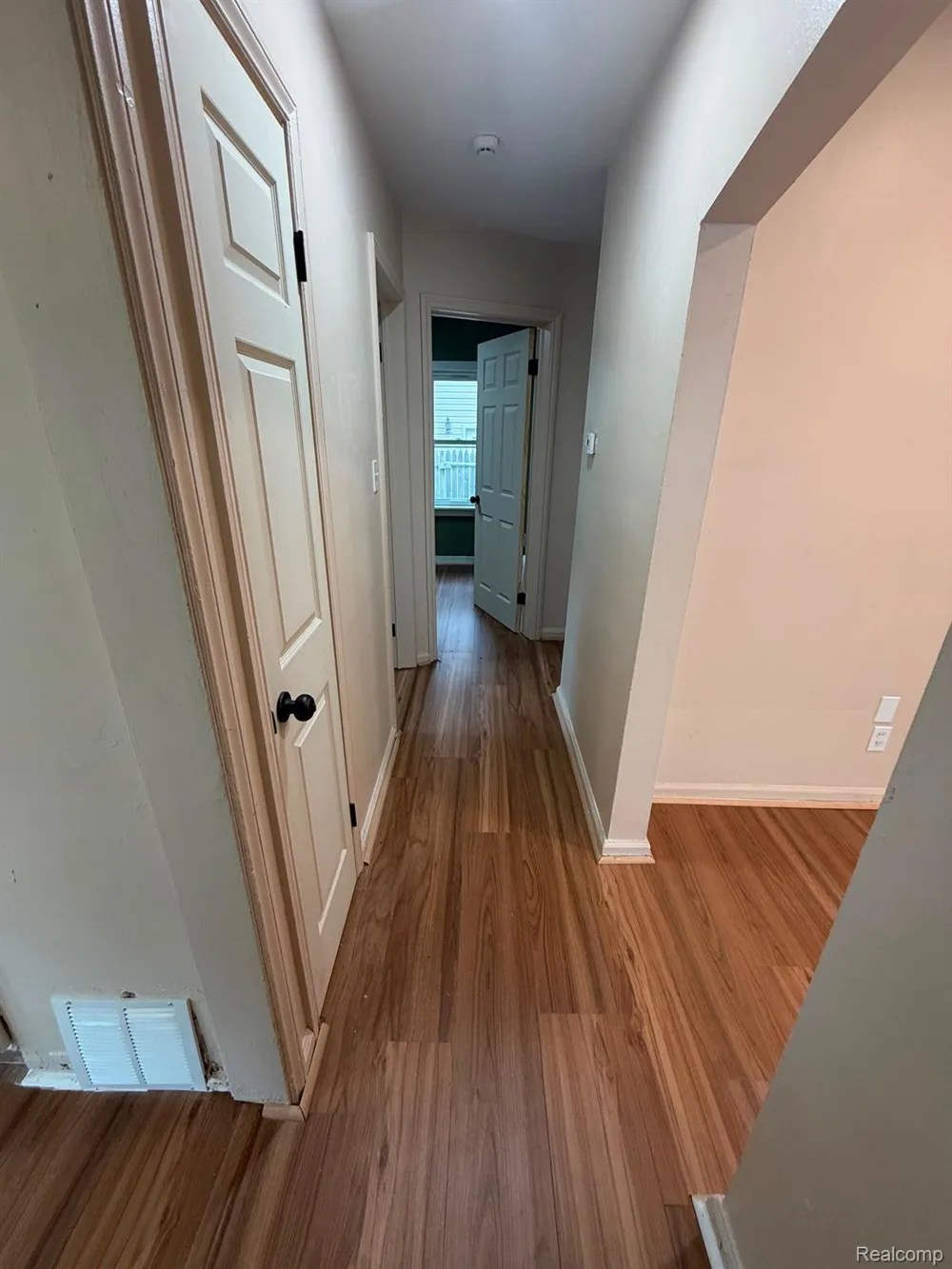 25428 Hopkins Street Dearborn Heights City, MI 48125