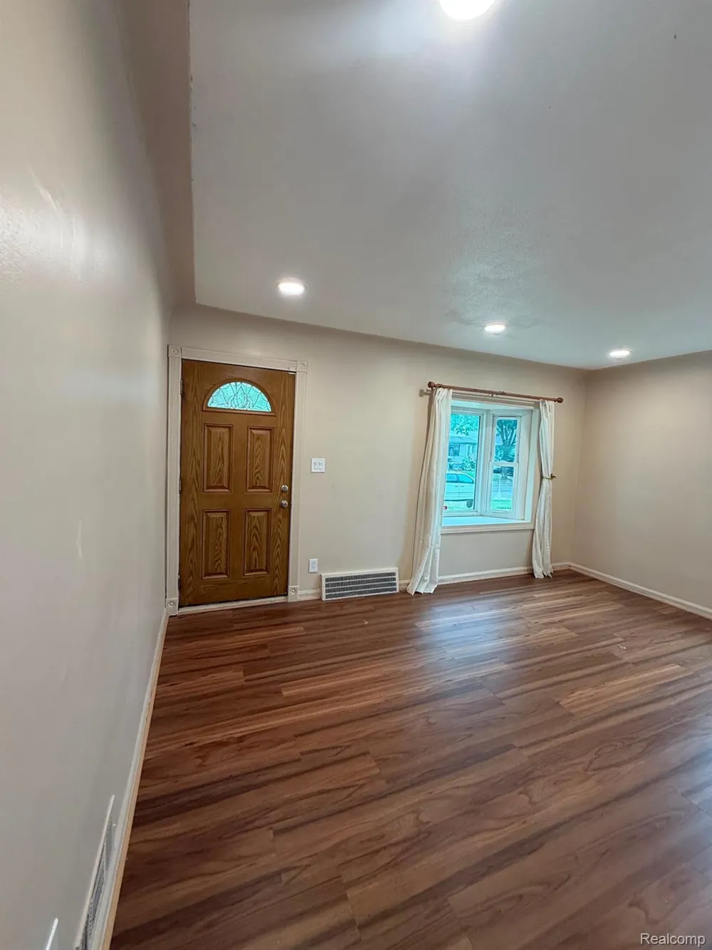 25428 Hopkins Street Dearborn Heights City, MI 48125