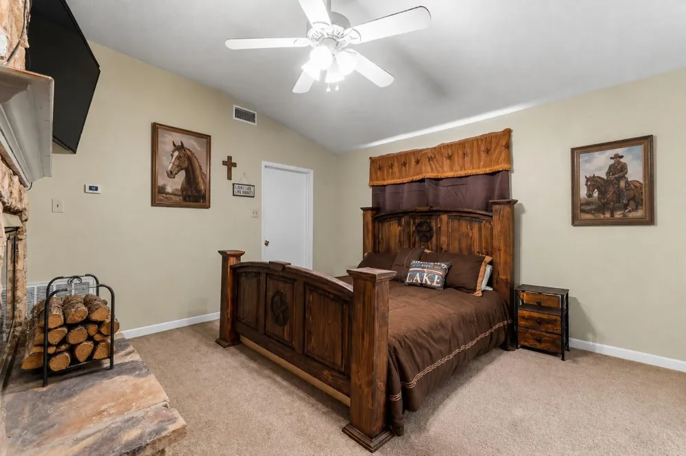 146 Creekside Drive Onalaska, TX 77360