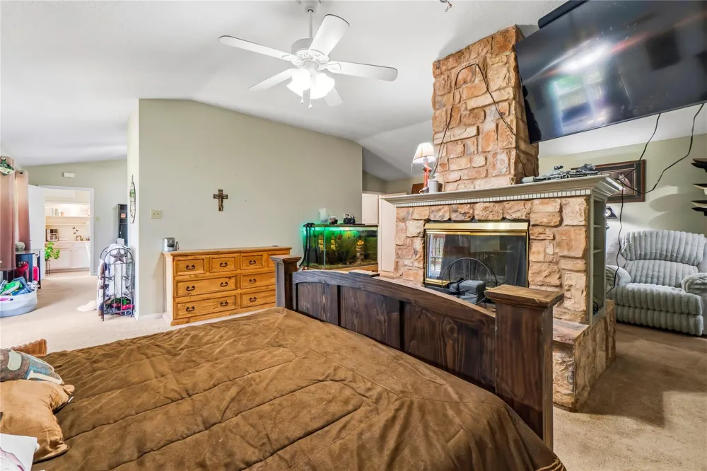 146 Creekside Drive Onalaska, TX 77360