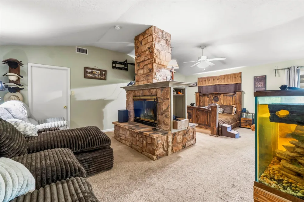 146 Creekside Drive Onalaska, TX 77360