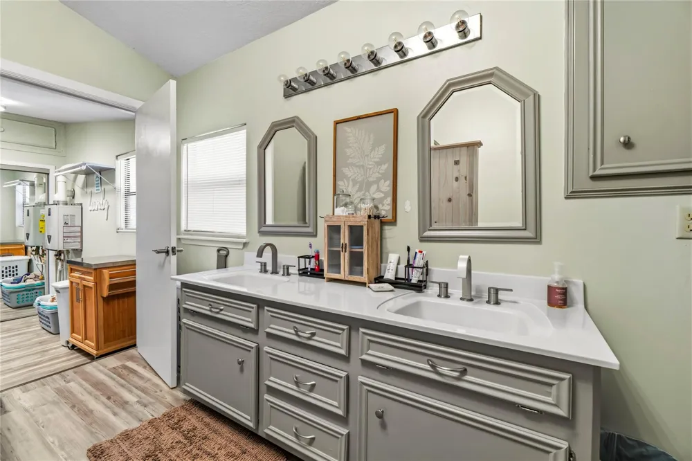 146 Creekside Drive Onalaska, TX 77360