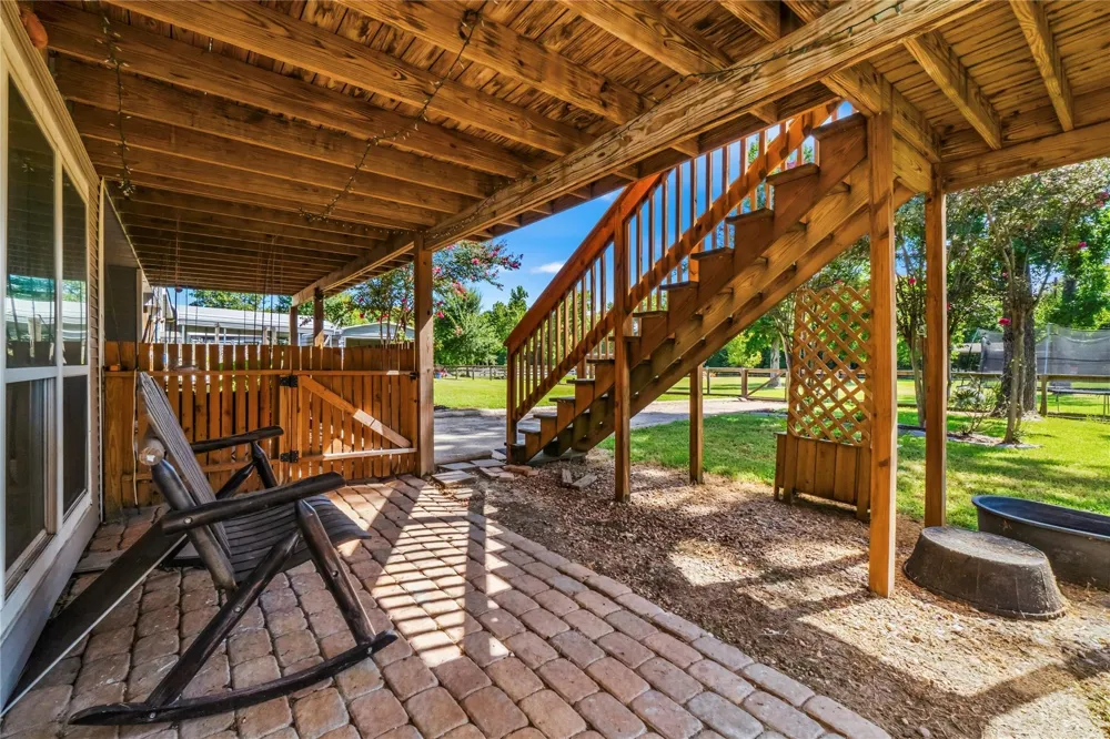 146 Creekside Drive Onalaska, TX 77360