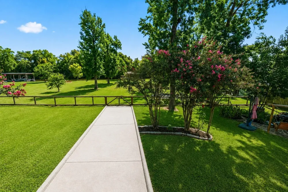 146 Creekside Drive Onalaska, TX 77360