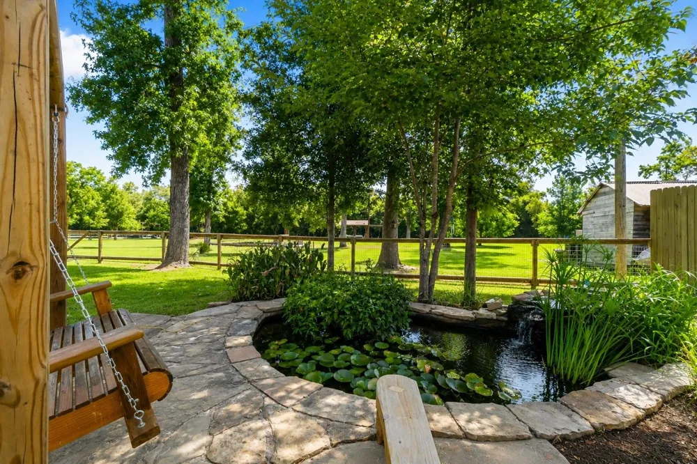 146 Creekside Drive Onalaska, TX 77360