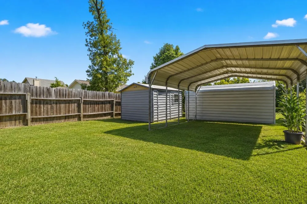 146 Creekside Drive Onalaska, TX 77360
