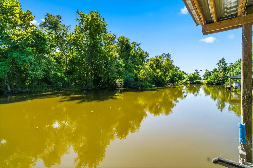 146 Creekside Drive Onalaska, TX 77360