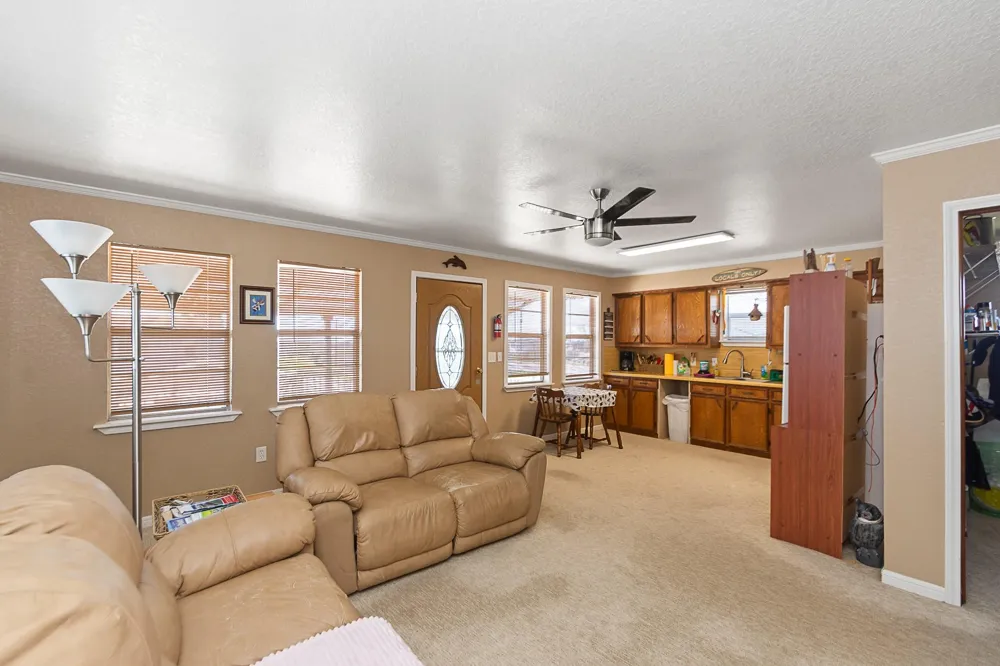 1546 Upton Lane Brazoria, TX 77422