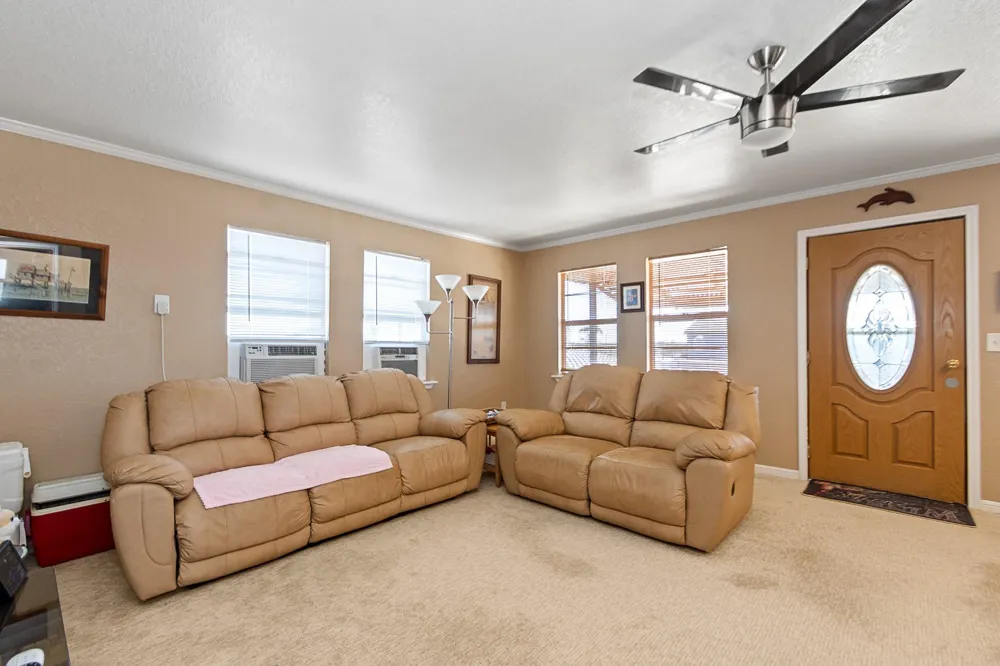 1546 Upton Lane Brazoria, TX 77422