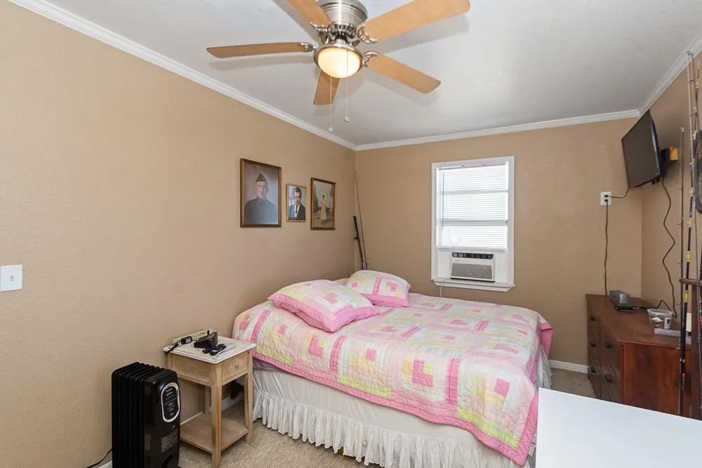 1546 Upton Lane Brazoria, TX 77422