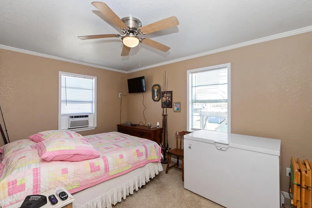 1546 Upton Lane Brazoria, TX 77422