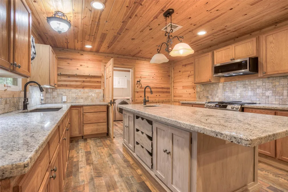 250 Red Bird Lane Trinity, TX 75862