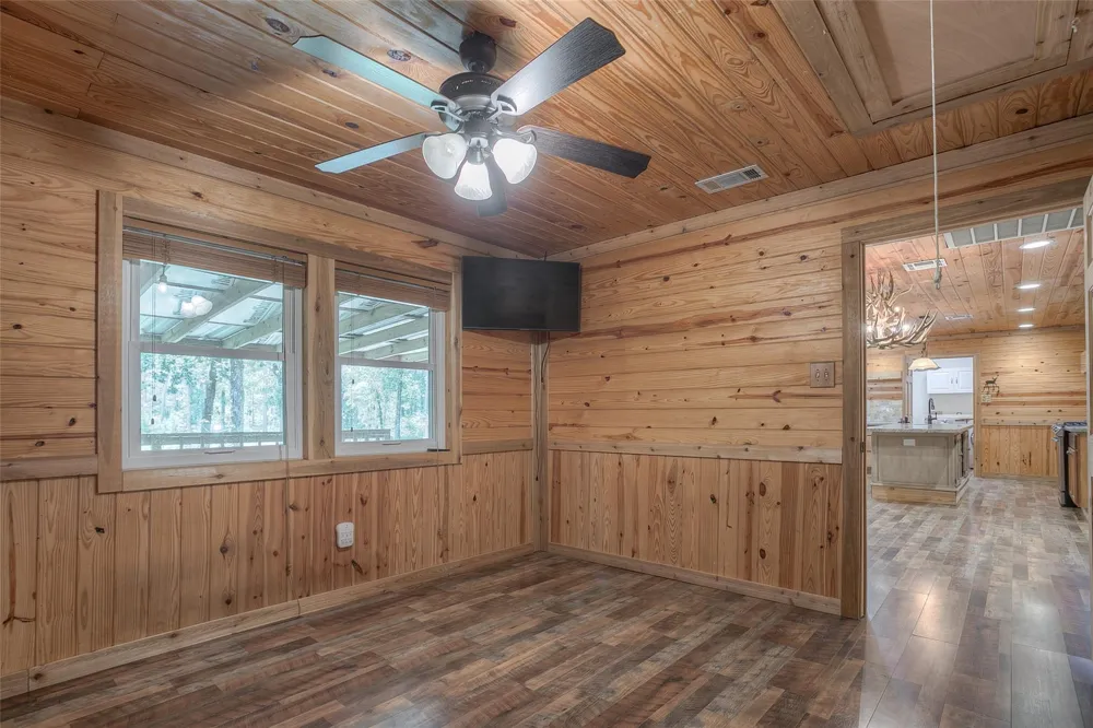 250 Red Bird Lane Trinity, TX 75862