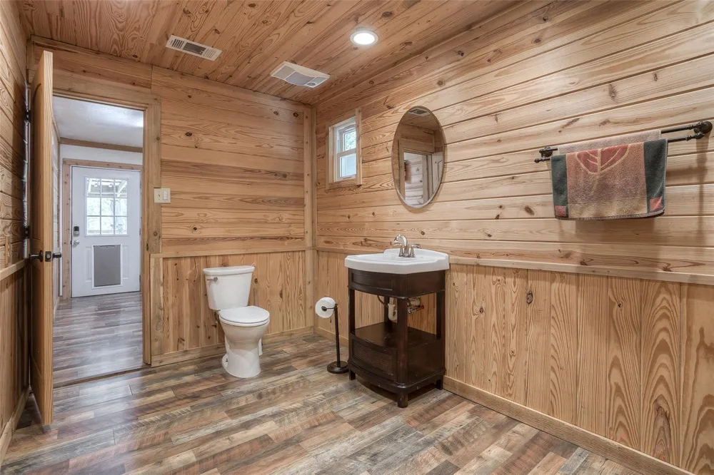250 Red Bird Lane Trinity, TX 75862