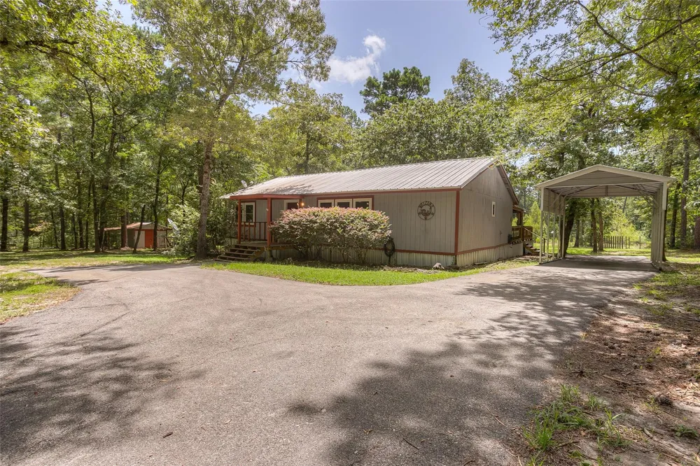 250 Red Bird Lane Trinity, TX 75862