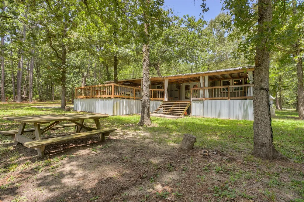 250 Red Bird Lane Trinity, TX 75862