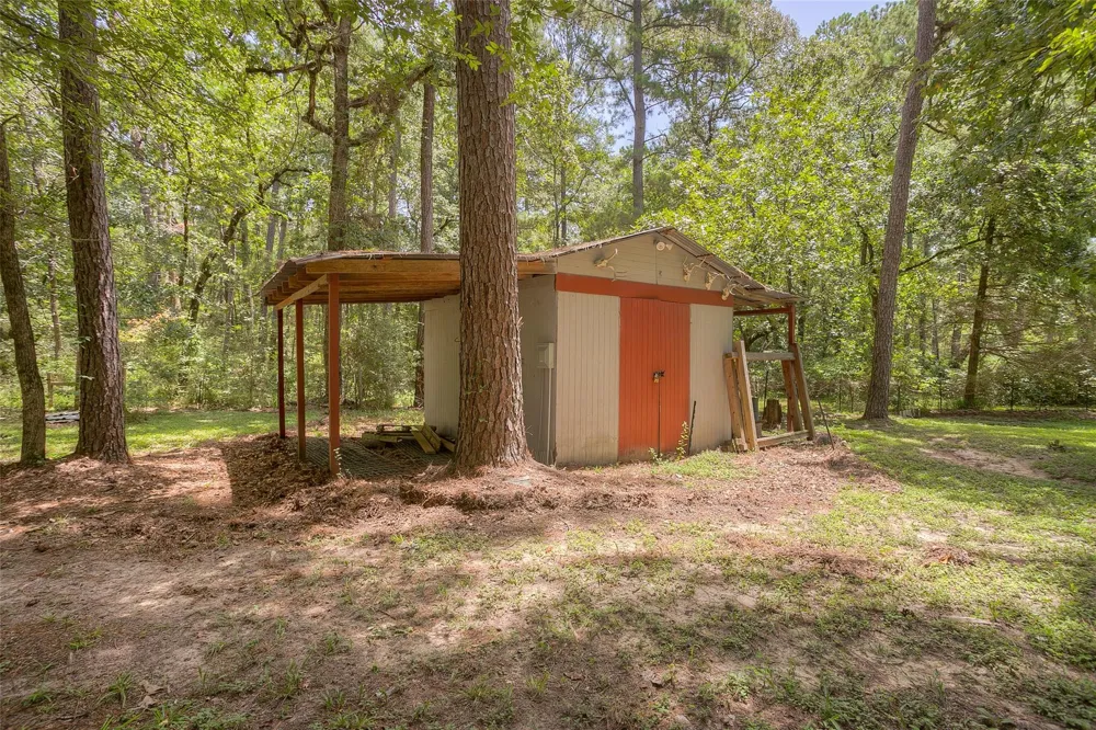 250 Red Bird Lane Trinity, TX 75862