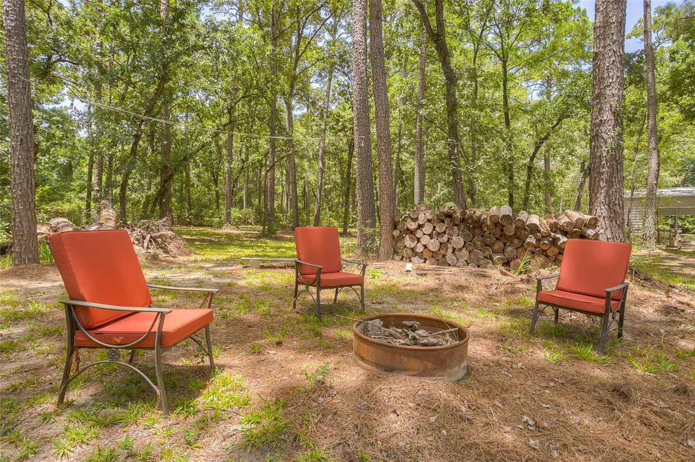 250 Red Bird Lane Trinity, TX 75862