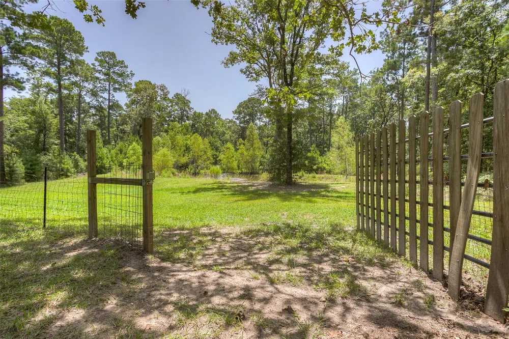 250 Red Bird Lane Trinity, TX 75862