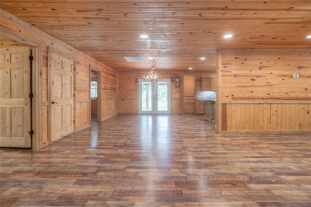 250 Red Bird Lane Trinity, TX 75862