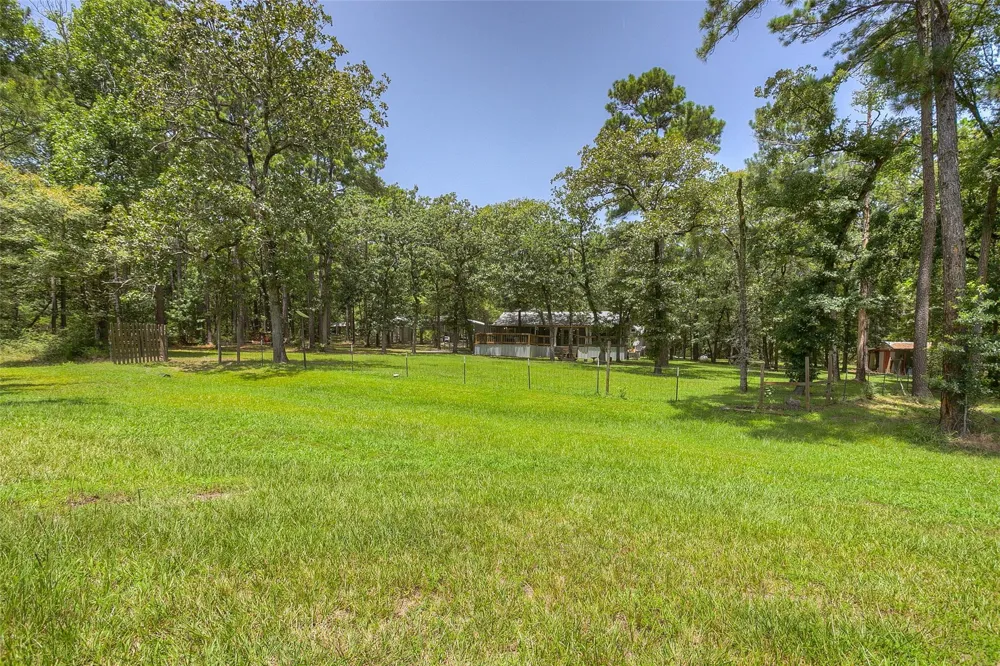 250 Red Bird Lane Trinity, TX 75862