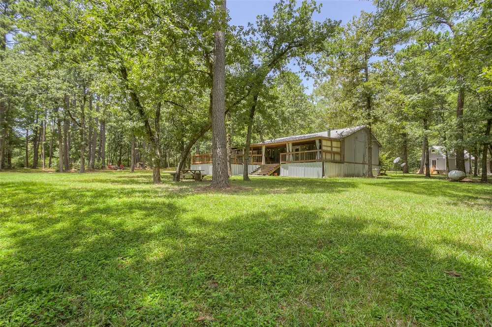 250 Red Bird Lane Trinity, TX 75862